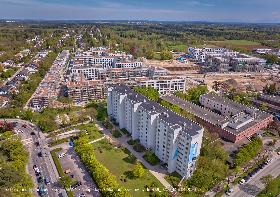 04.05.2023 - Luftbilder vom Alexisqaurtier und Pandion Verde in Neuperlach